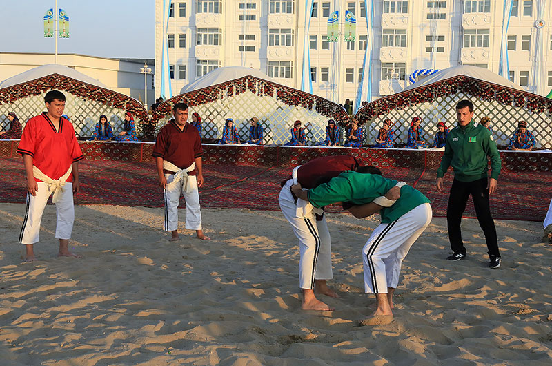 Balkanabatda täze ýaşaýyş jaýlary ulanylyşa berildi